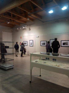 Aspecto de la exposición ‘Jaime Pla, un literano corresponsal en la guerra de Marruecos’ en Binéfar (1) (foto Silvia Isábal)