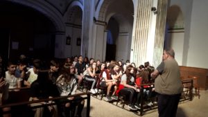 En la iglesia de Peralta (foto Paco Murillo)