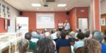 Presentación de la conferencia «Los fósiles, una ventana al pasado» (foto Pep Espluga)