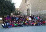 Foto de grupo en la plaza de la iglesia (foto Joan Rovira)